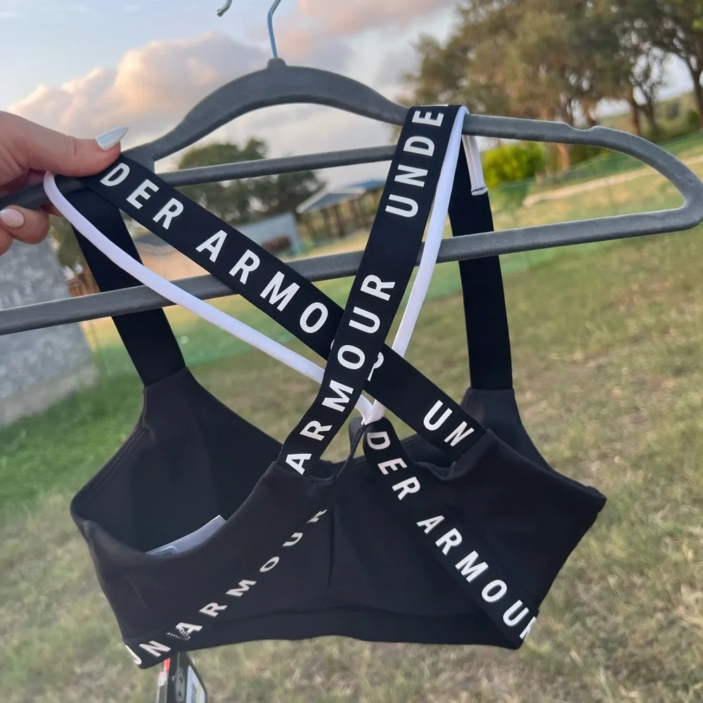 Under Armour Black & White Strappy Sports Bra - Picture 5 of 10